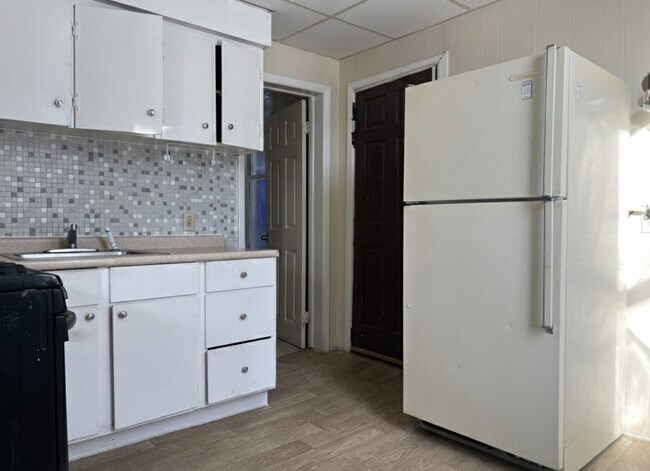 Building Photo - 123 Park Ave