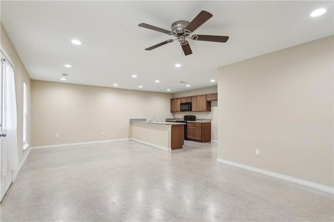 Building Photo - 72204 Formosa Dr