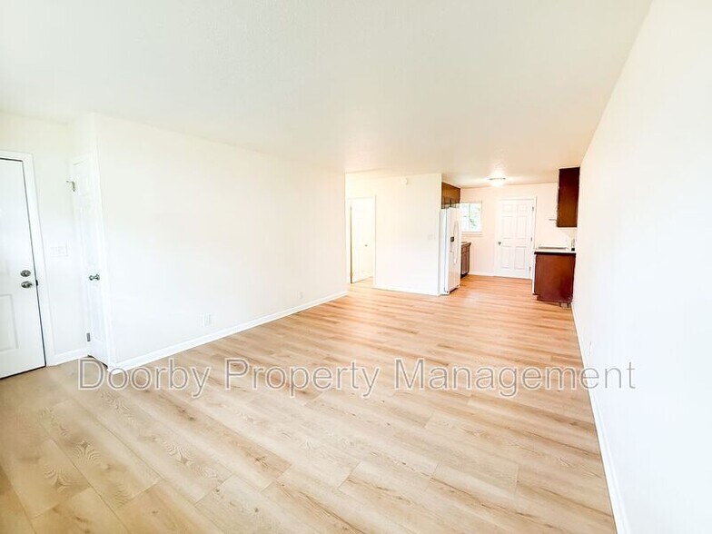 Building Photo - 7490 Austin Dr