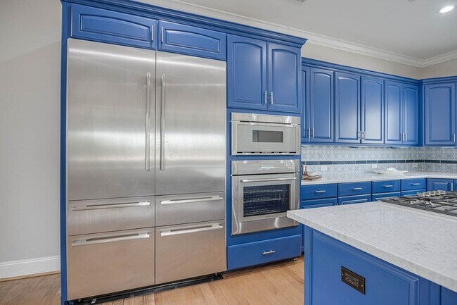 Building Photo - 4701 Inker St