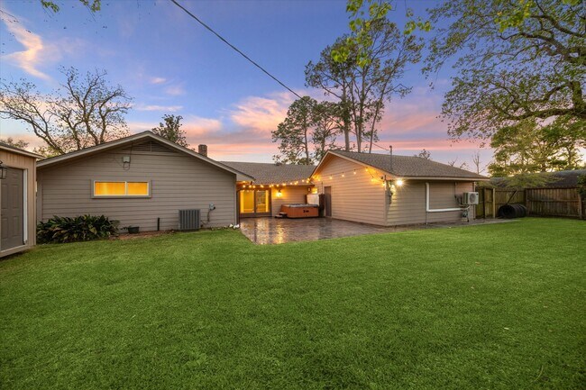 Building Photo - 9222 Bronco Dr