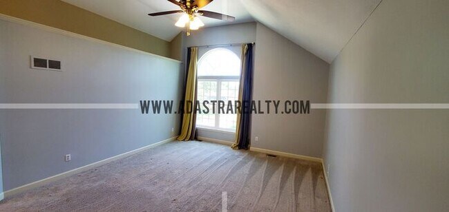 Building Photo - Gorgeous Updated Home in Blue Valley, South Overland Park-Available in APRIL!!
