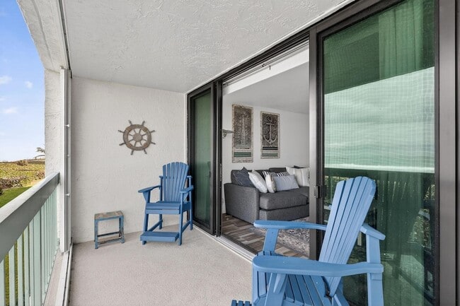 Building Photo - 9940 S Ocean Dr