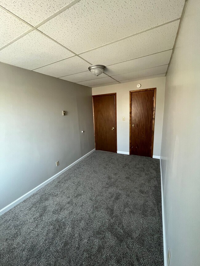 Building Photo - Utilities included!