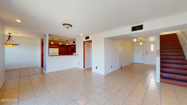 Building Photo - 6256 Escondido Dr
