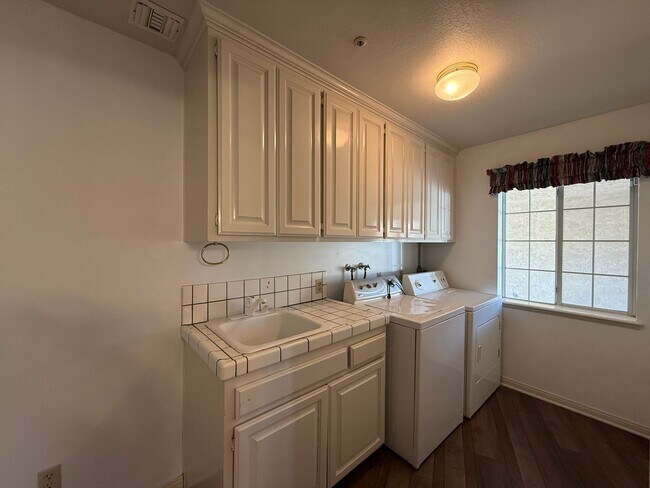 Building Photo - Acton 4 bedroom on Dirt Road