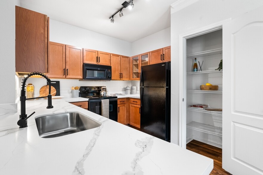 Kitchen Countertops & Pantry - Grove at Sterling Ridge