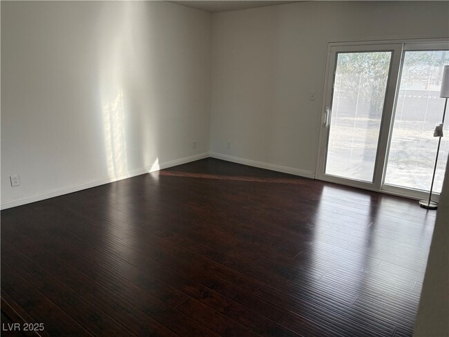 Building Photo - 2005 Fontenelle St