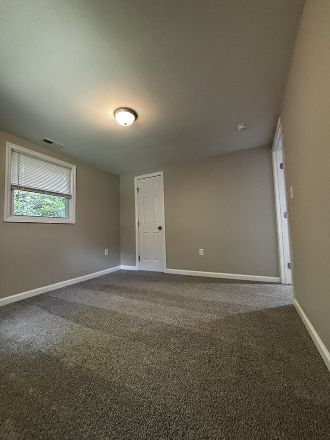 Building Photo - 1127 Olivia Ln