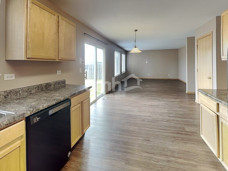 Building Photo - 2419 Paradise Cir