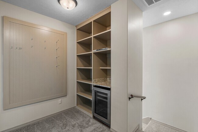 Building Photo - 403 Holleman Dr