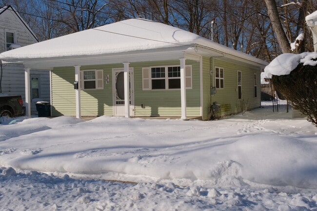 Building Photo - 3608 Madison St