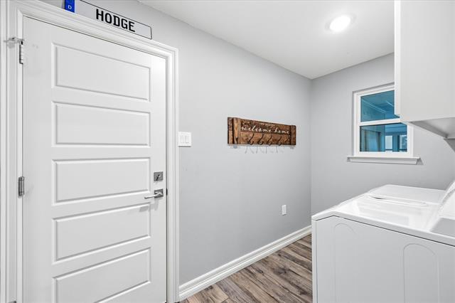 Building Photo - 3705 Castle Dr