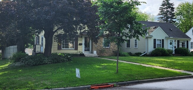 Building Photo - 3101 Quebec Ave S