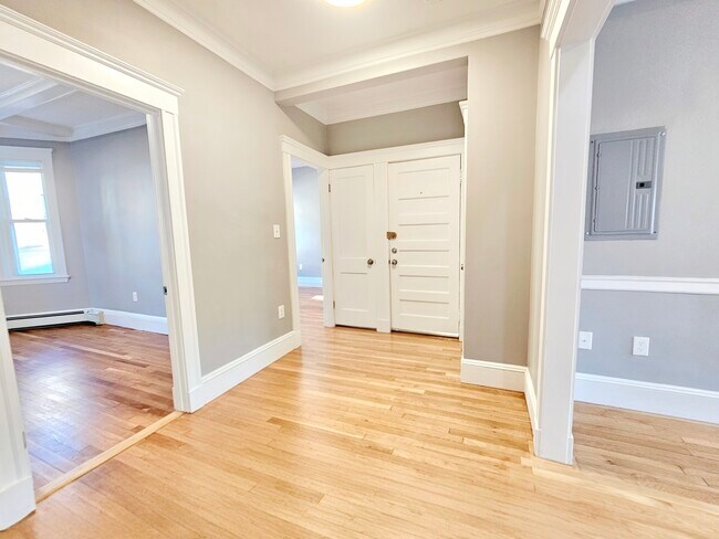 Building Photo - 141 Sutherland Rd