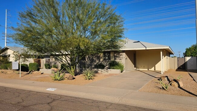 Building Photo - 2325 N 66th St