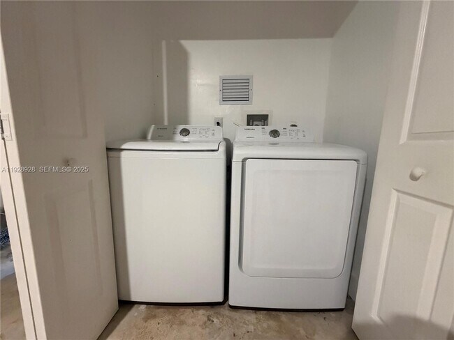 Building Photo - 45 NW 99th St