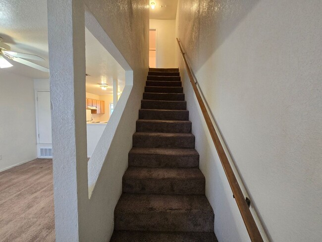Building Photo - RENT SPECIAL - AVAILABLE NOW!