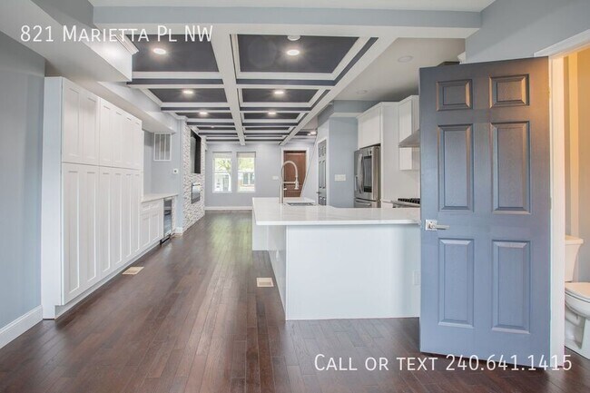 Building Photo - 821 Marietta Pl NW