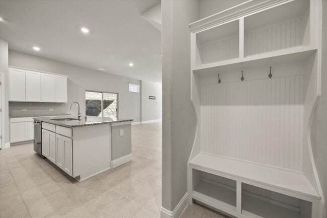 Building Photo - 7621 Sunset Blvd