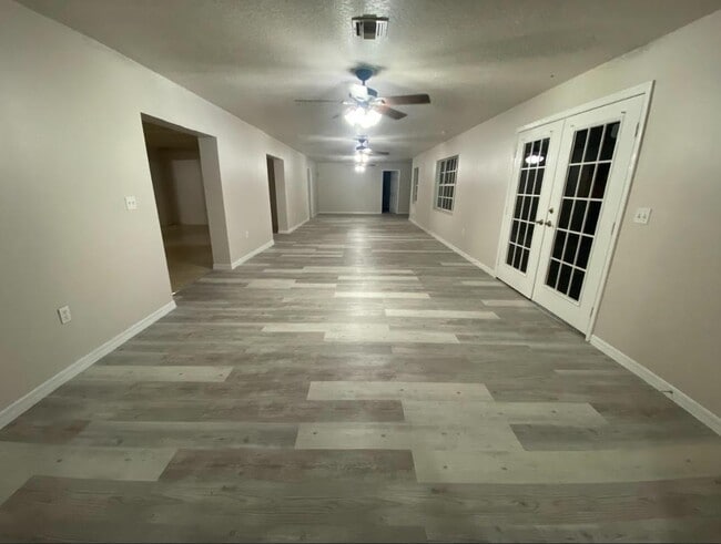 Building Photo - 1100 Mt Pisgah Rd