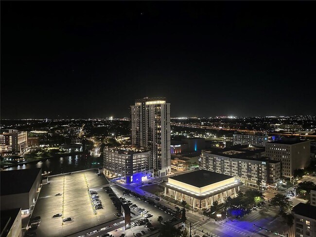 Building Photo - 777 N Ashley Dr