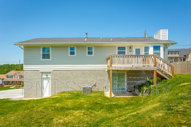 Building Photo - 8128 Fallen Maple Dr