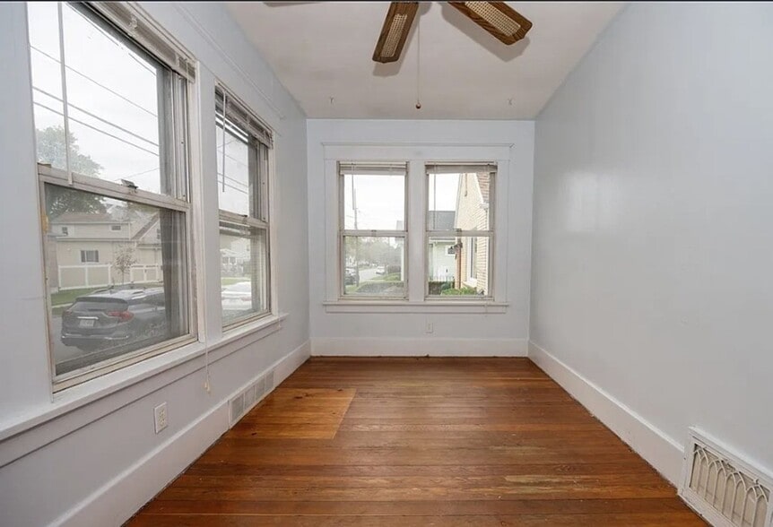 Building Photo - 108 David Ave