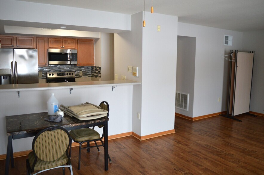 Building Photo - 2824 Pleasant View Rd