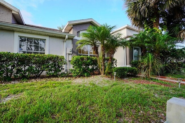 Building Photo - 14768 Laguna Beach Cir