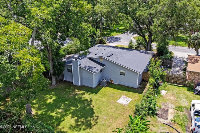 Building Photo - 2739 King Cole Dr