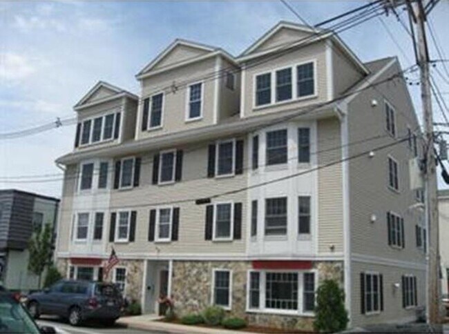 Building Photo - 10 Porter St