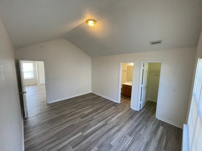 Building Photo - 6228 Sid Crane Dr