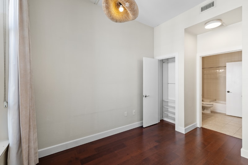 Building Photo - 530 K St