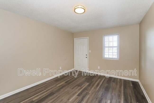 Building Photo - 2828 Lumpkin Rd