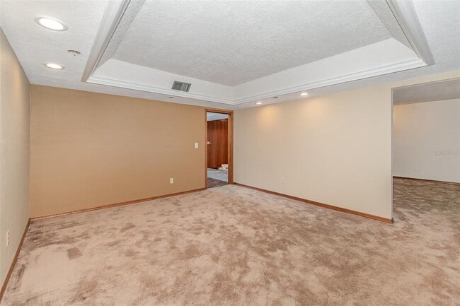 Building Photo - 2020 Venetian Way