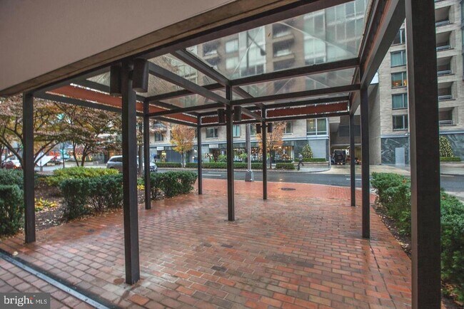 Building Photo - 1140 23rd St NW