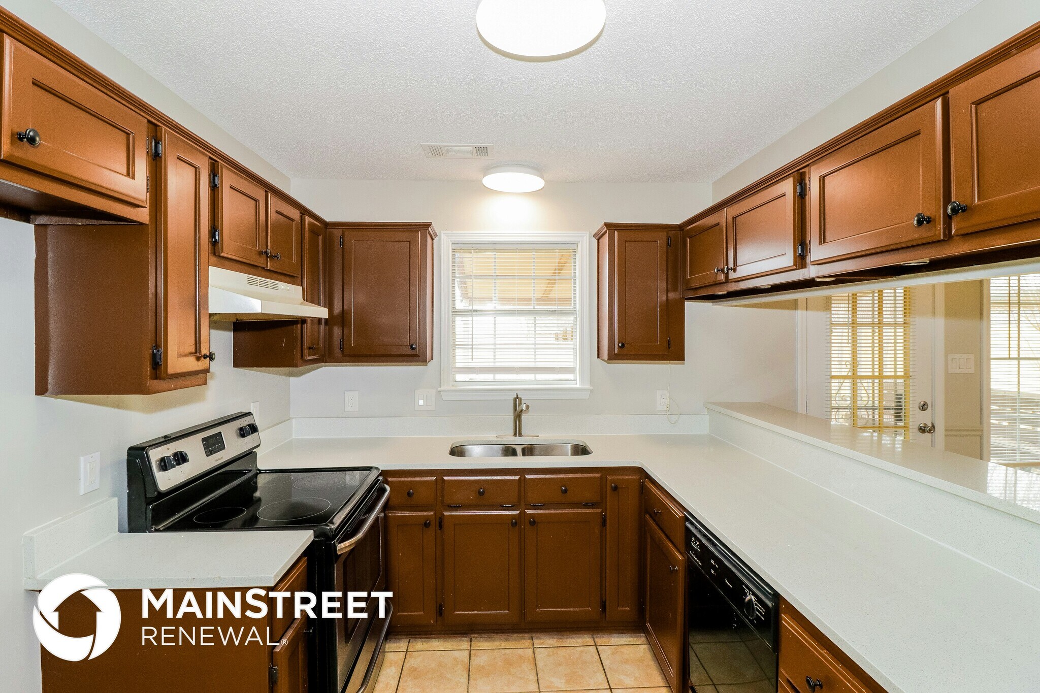 Building Photo - 8890 Hidden Springs Cove