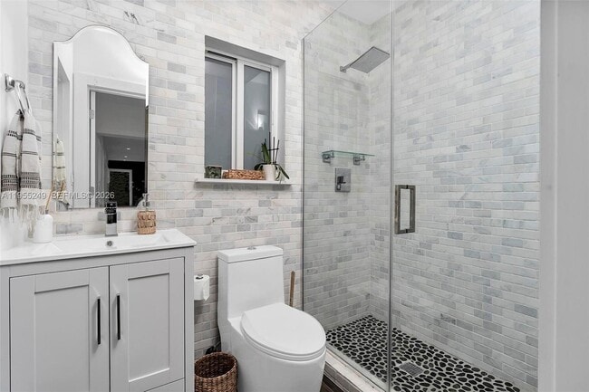 Building Photo - 1444 Mendavia Ave