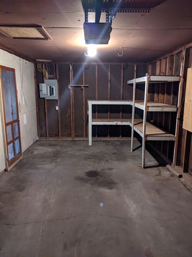 Building Photo - Now leasing for move in August 1st 2026!