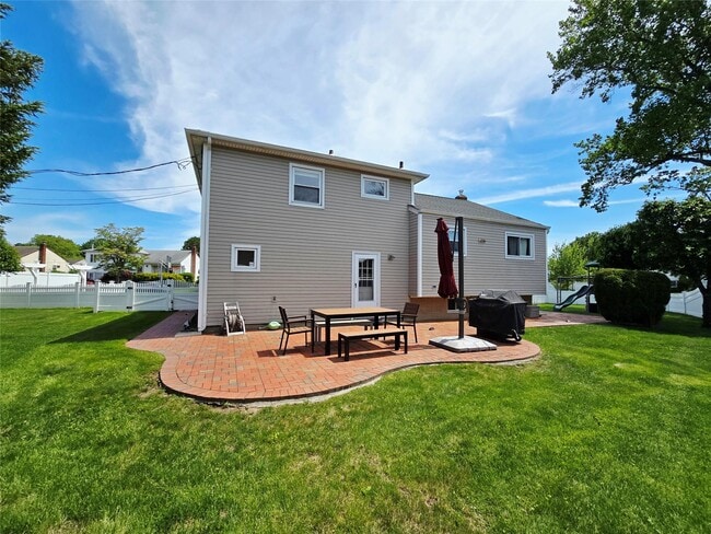 Building Photo - 1 Alderwood Ln