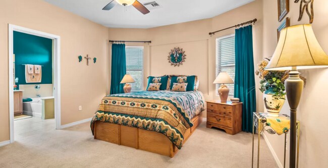 Building Photo - 4 bedroom 2 bath house