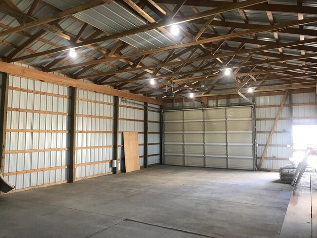Building Photo - 127 Merrimac Trail