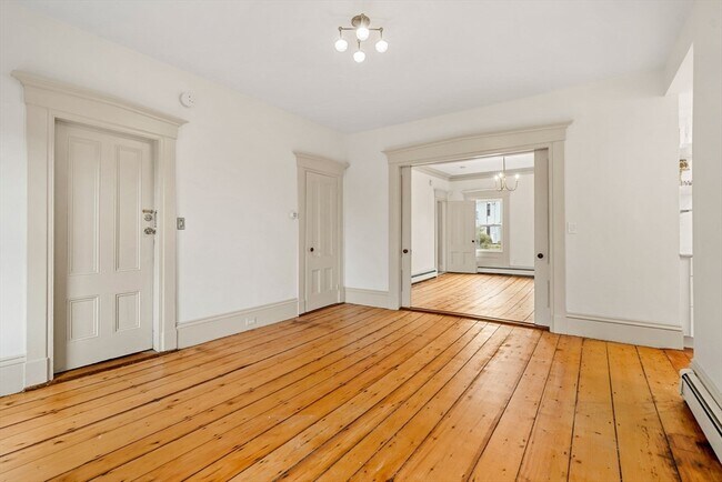 Building Photo - 6 Mt Vernon St