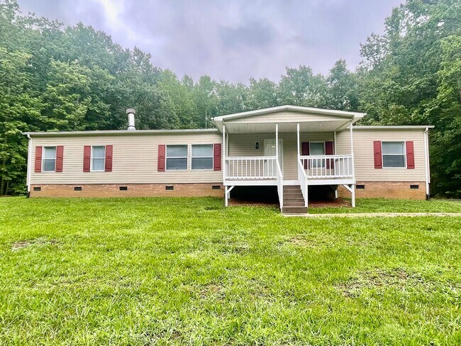 Building Photo - Discover this 4-bedroom, 2-bath home in Claremont, NC