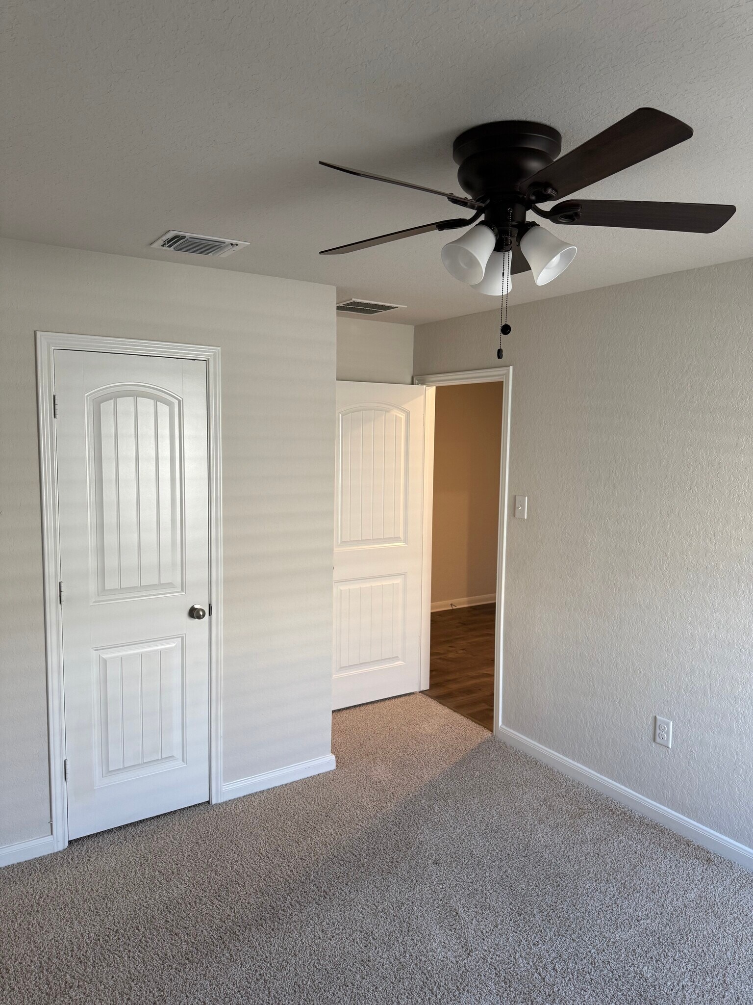 Building Photo - 380 Huntsman Way