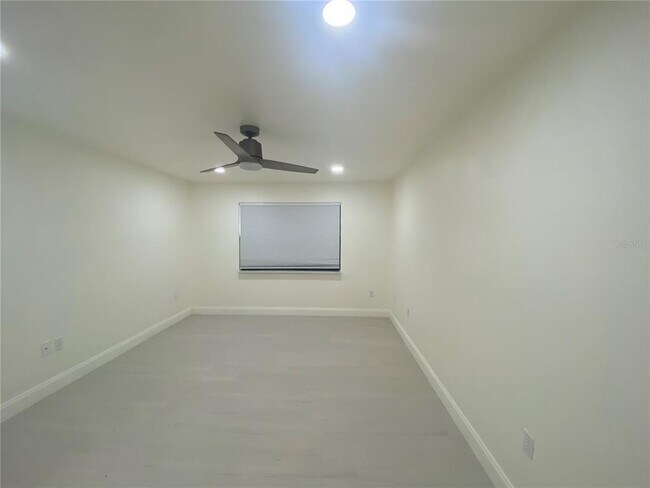 Building Photo - 704 Angelina Ln