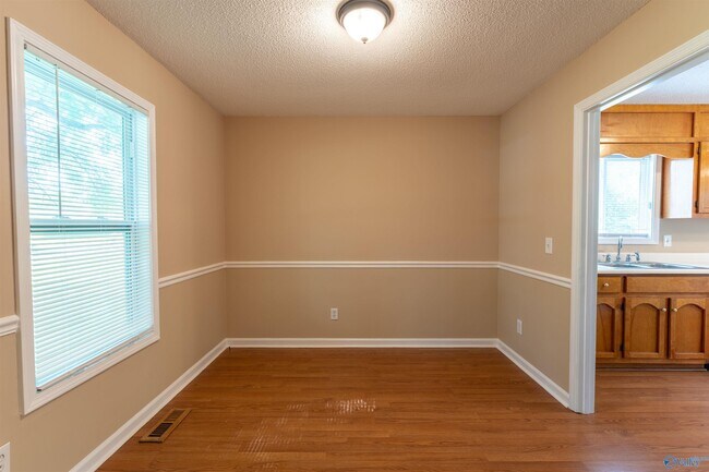 Building Photo - 155 Mylo Rd