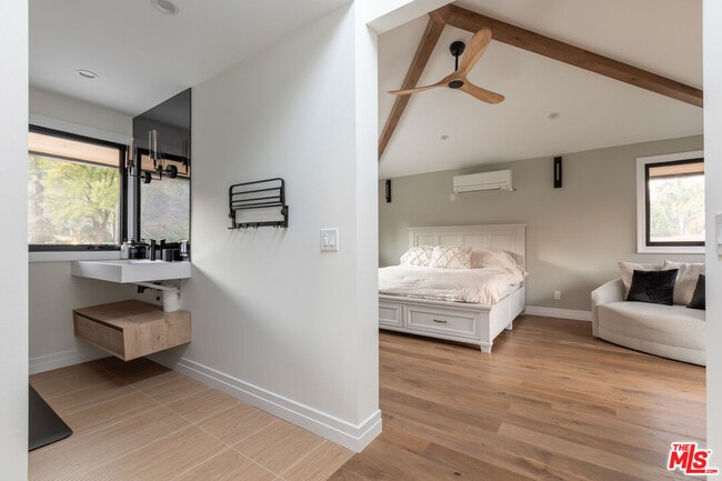 Building Photo - 1095 Chula Vista Pl