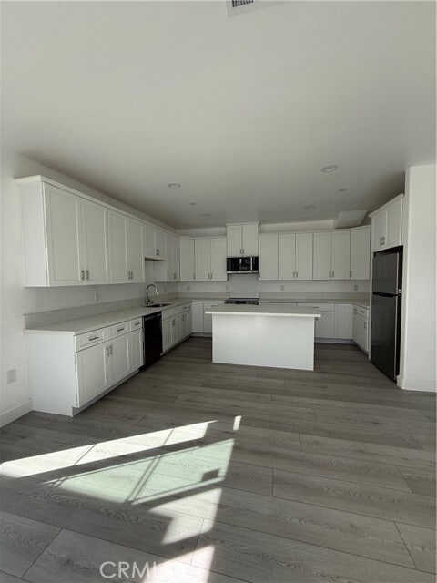 Building Photo - 6590 Almeria Ave